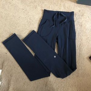 LULULEMON LEGGINGS***